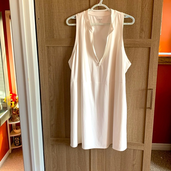 Old navy Active dress - Picture 2 of 5